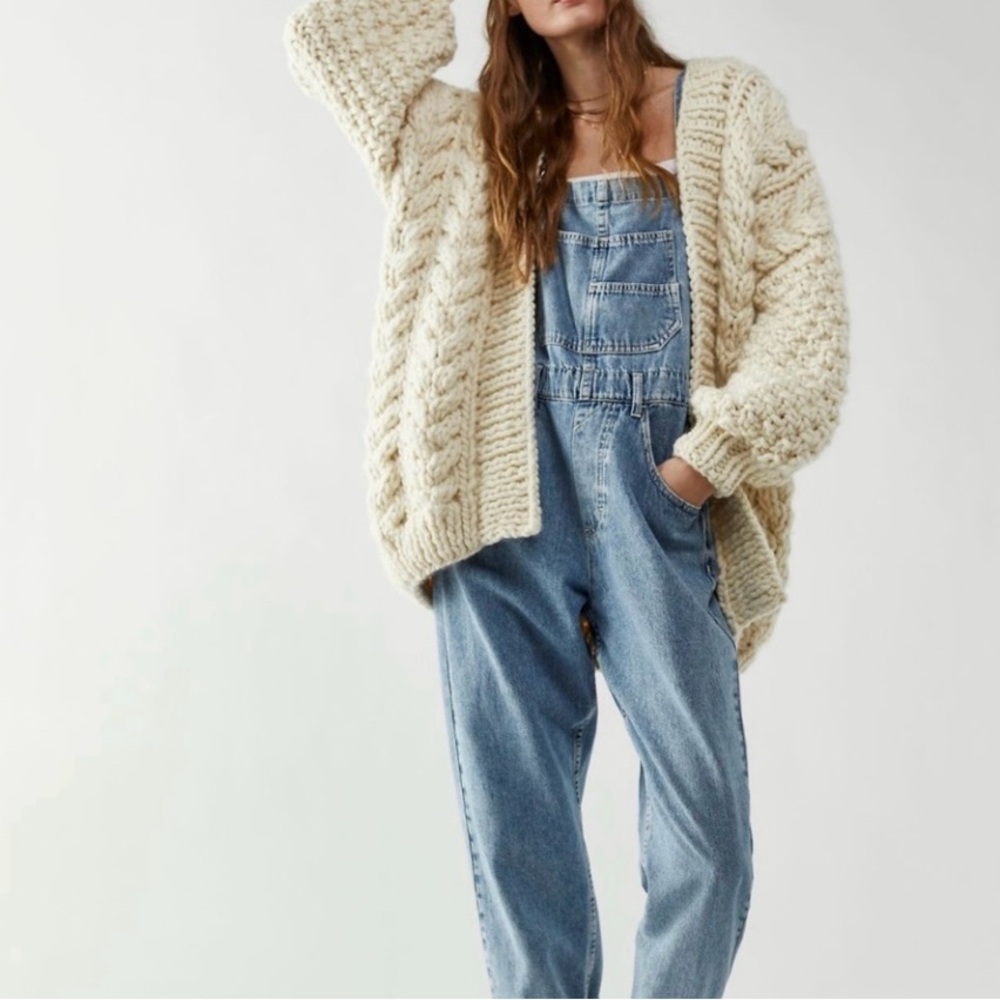 SOLD‼️ Chunky Knit Cardigan